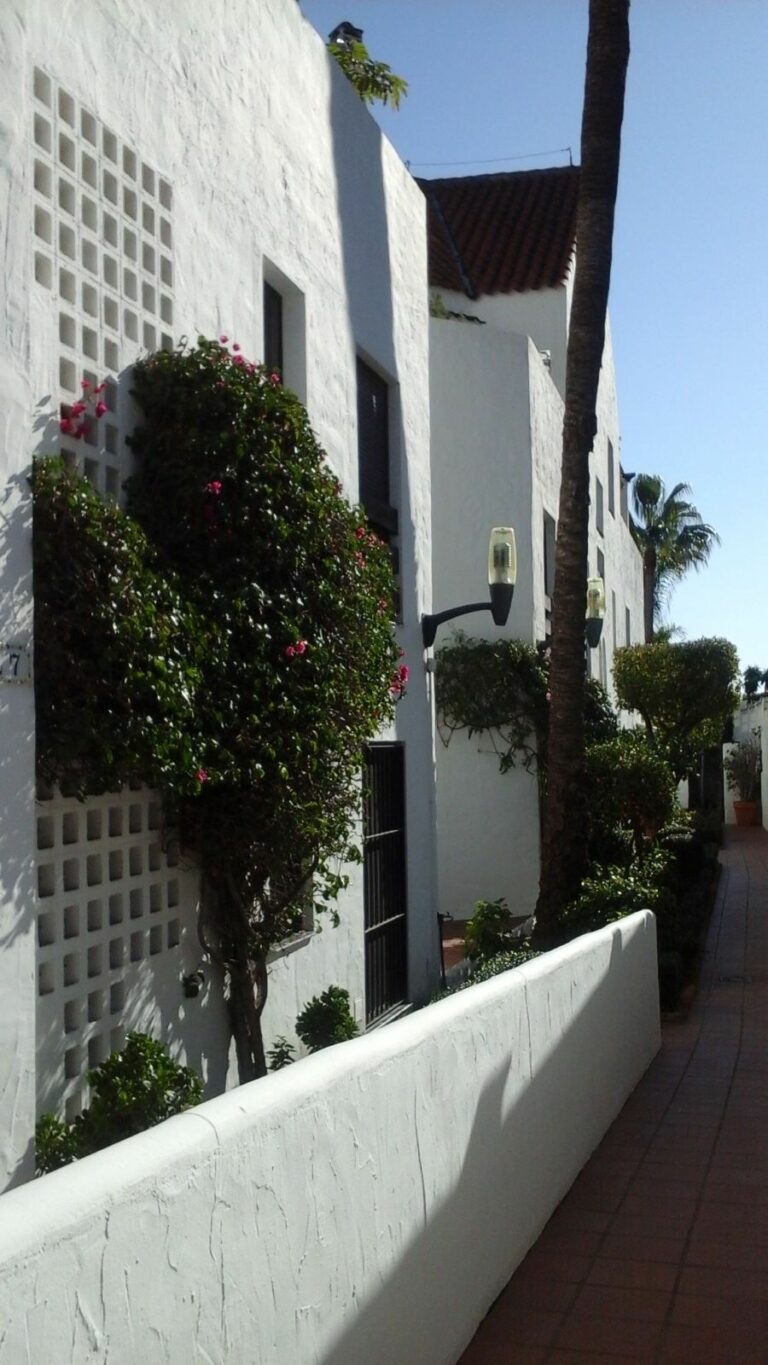 b12549c53cdad8ccf24244da9f52c331 - 4