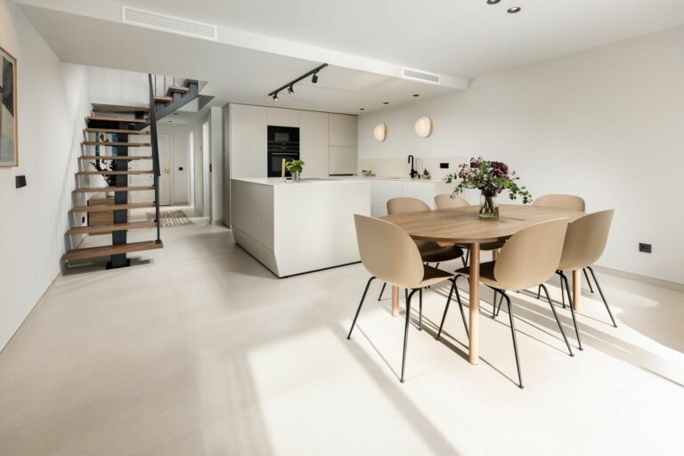 b338257759ac6ba08eb32b565372a317 - 11