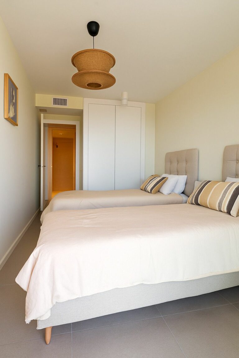 b4f0adfb406dfd9262b2b69610ce8b71 - 16