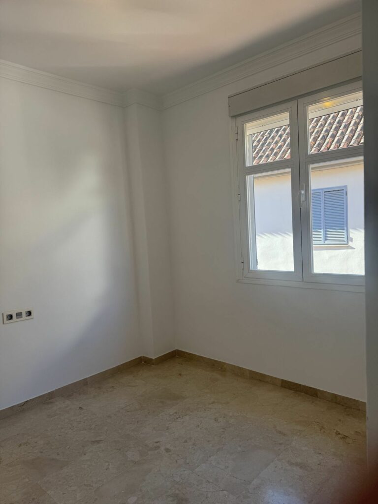 b5f8d75ef883ced3da1feb800927c840 - 14