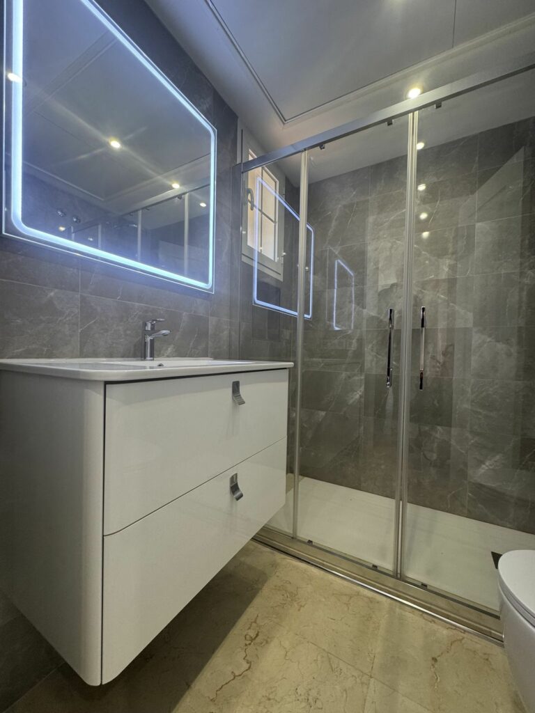 b5f8d75ef883ced3da1feb800927c840 - 15