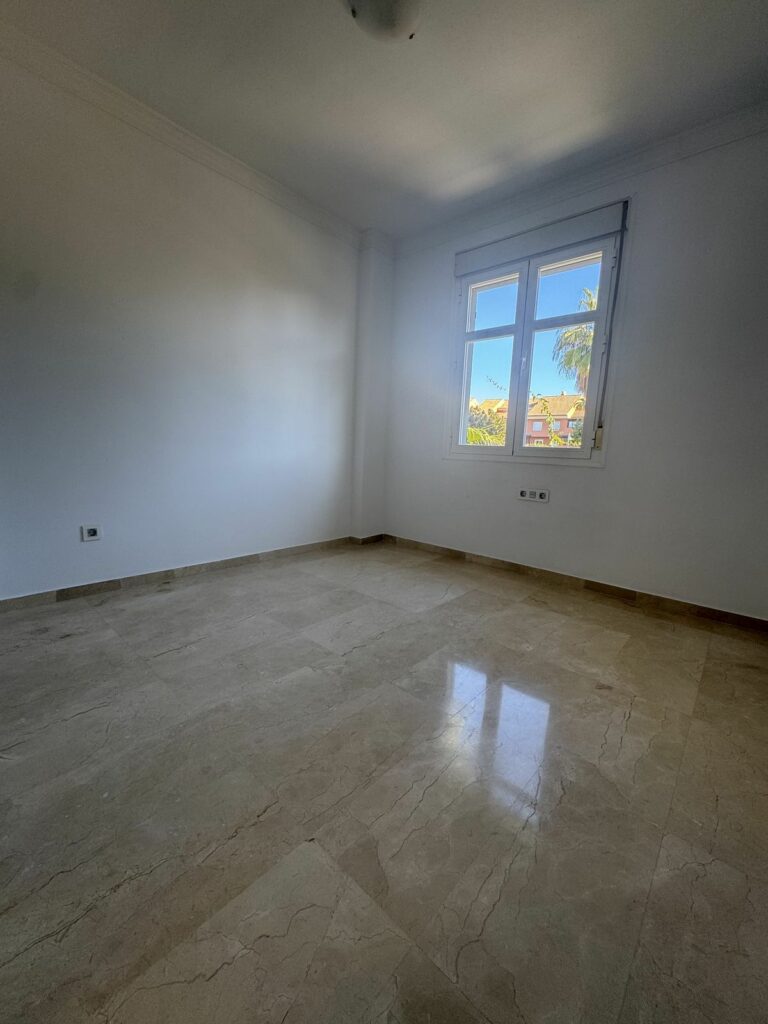 b5f8d75ef883ced3da1feb800927c840 - 16