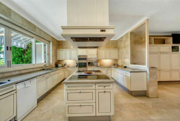 b6a3983b35454cf38ccc930065d90605 - 14