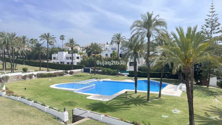 b70ecc77db25cb831e7064be625c3933 - 1