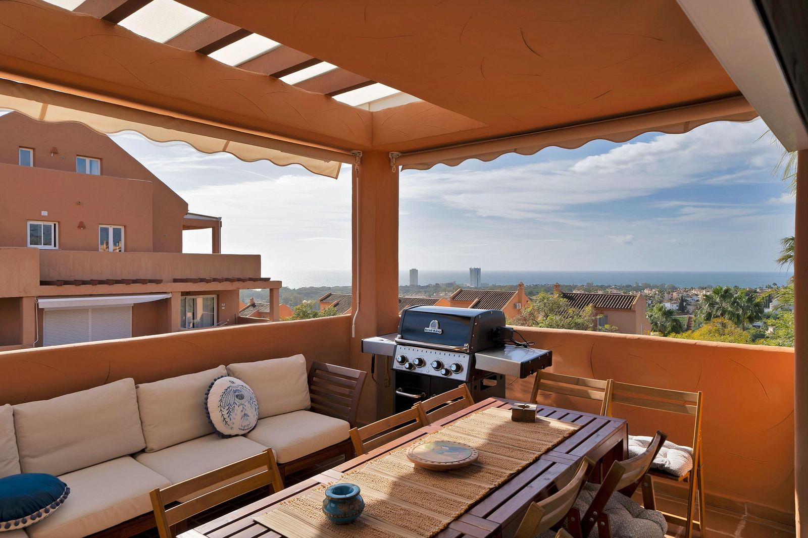 b74ff905f2a3e670f90f5bc22ebbedda - 1