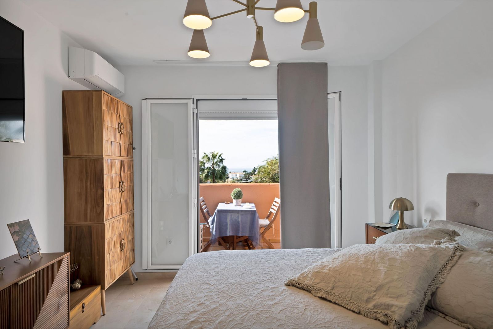 b74ff905f2a3e670f90f5bc22ebbedda - 11