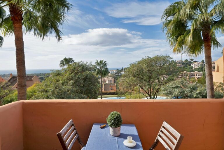 b74ff905f2a3e670f90f5bc22ebbedda - 13