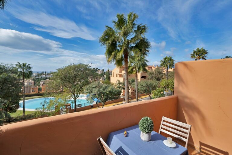 b74ff905f2a3e670f90f5bc22ebbedda - 15