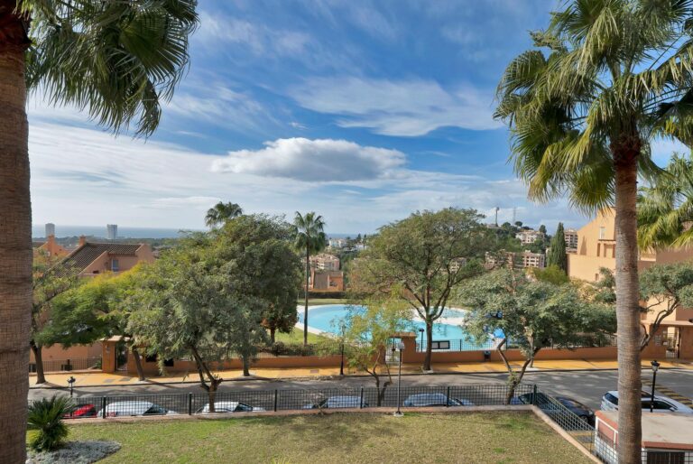 b74ff905f2a3e670f90f5bc22ebbedda - 16