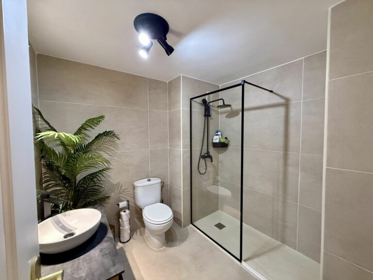 b76b8ee9def88b7336b8281376f73bfc - 8