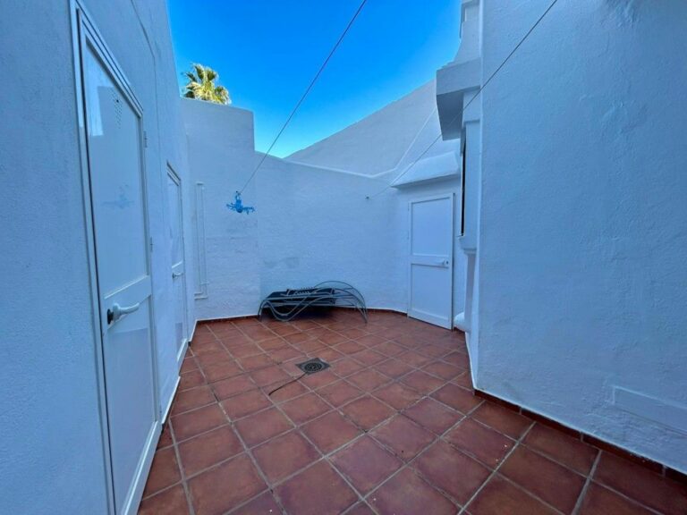 b77d77e00c67a179139a4402727f0af4 - 15