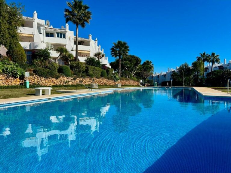 b77d77e00c67a179139a4402727f0af4 - 3