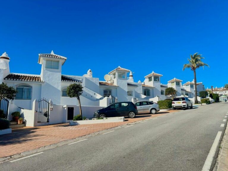 b77d77e00c67a179139a4402727f0af4 - 5