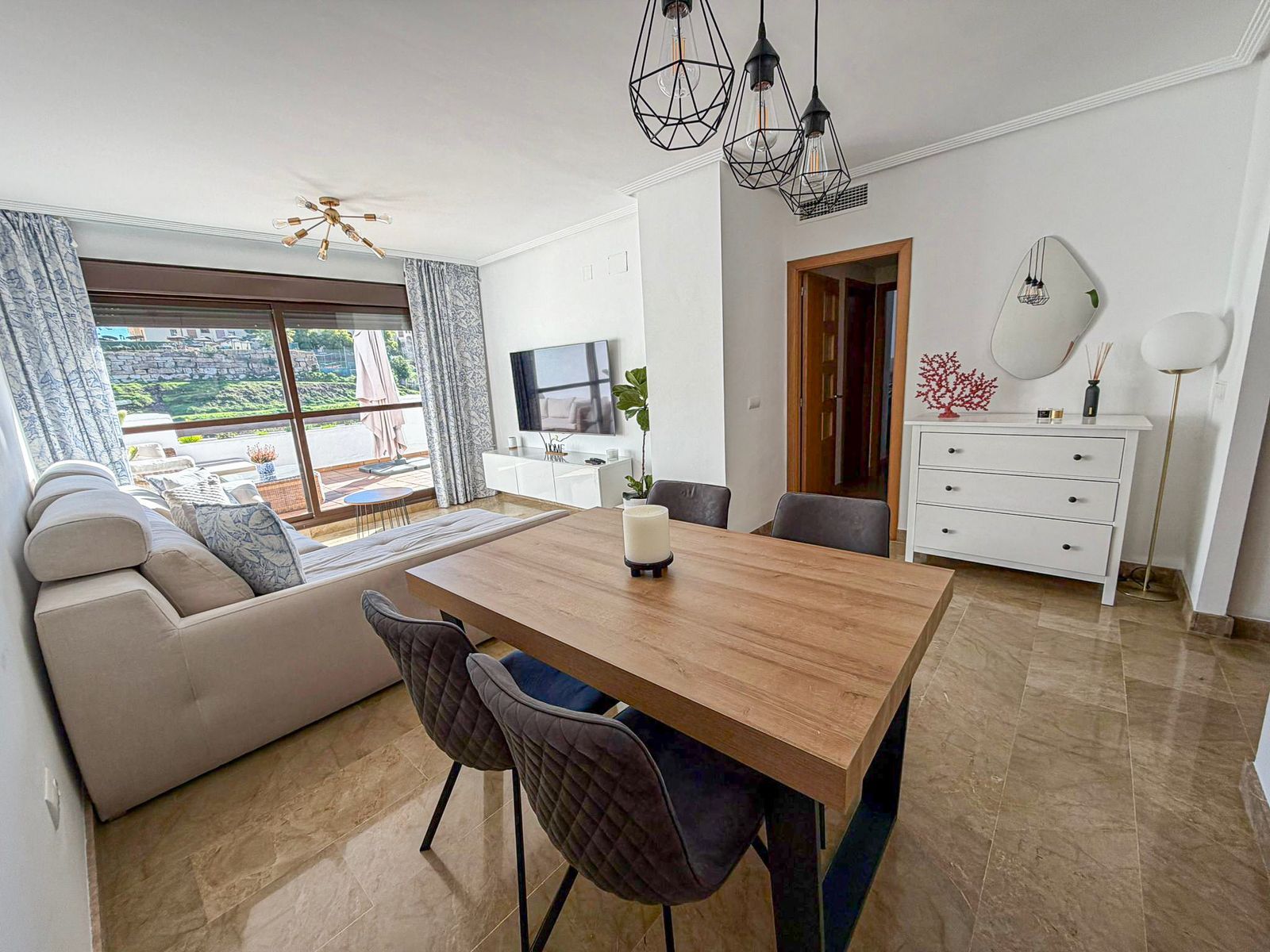 b7cbc79c353671315b2759e65f83a463 - 4