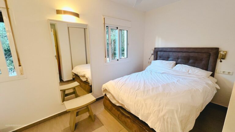 ba60c9ad71e8fc6c1120d2b565bd8d76 - 9