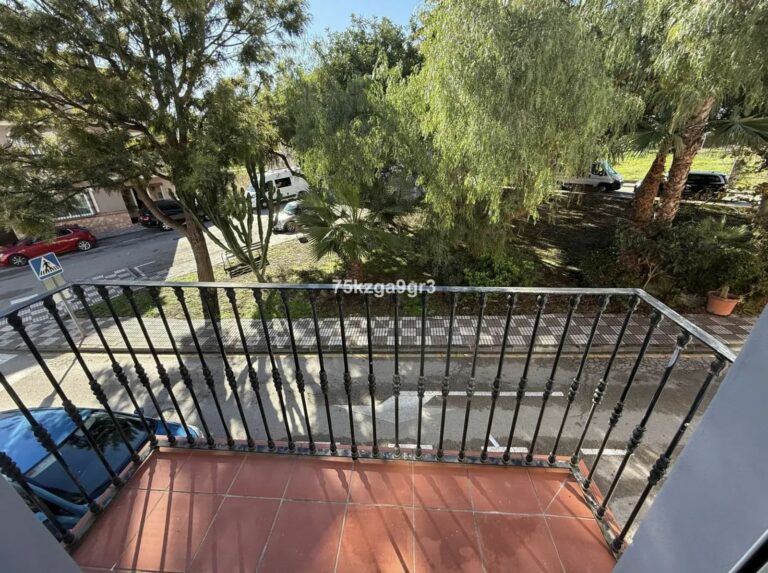 bab8b589f5cafbe3623e549494e94c67 - 8