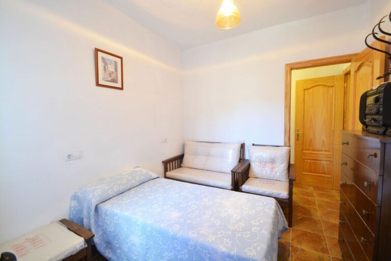 bb74904a3359b3118738efe8aa15bbfd - 12