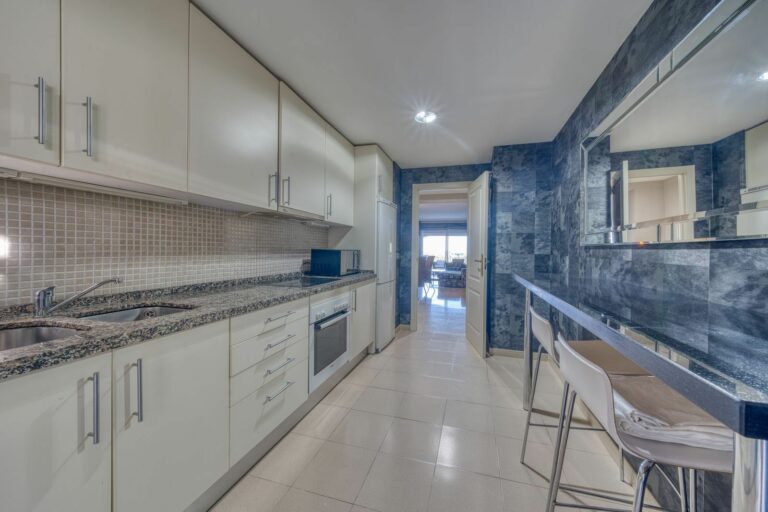 bbb623fb4c7e5828913dfd2ba64e307b - 15