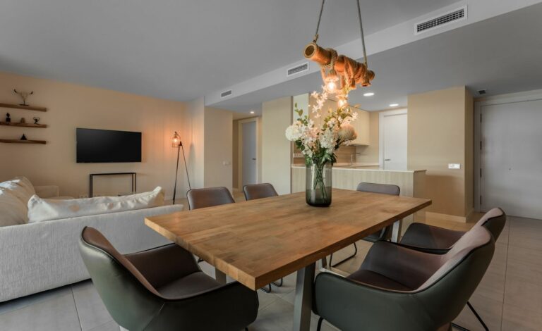 bbea5562479013638e9e11bab8695016 - 15