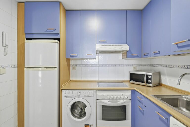 bbf251d53f0b8b1017939ba71b9b50a9 - 12