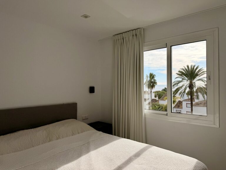 bd8de98a593f3cefccb7e1ed522e23ba - 14