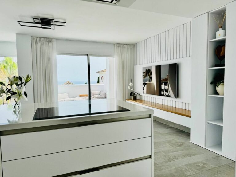 bd8de98a593f3cefccb7e1ed522e23ba - 8