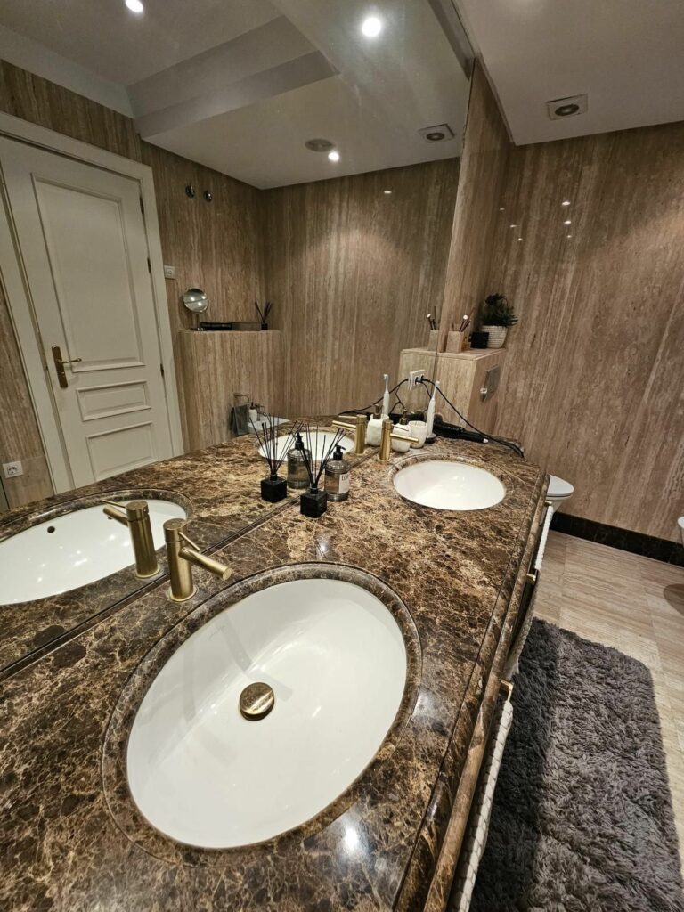 bdb6f400bb2aa78846aefd68ad44b100 - 11