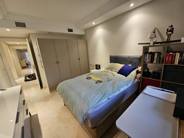 bdb6f400bb2aa78846aefd68ad44b100 - 14