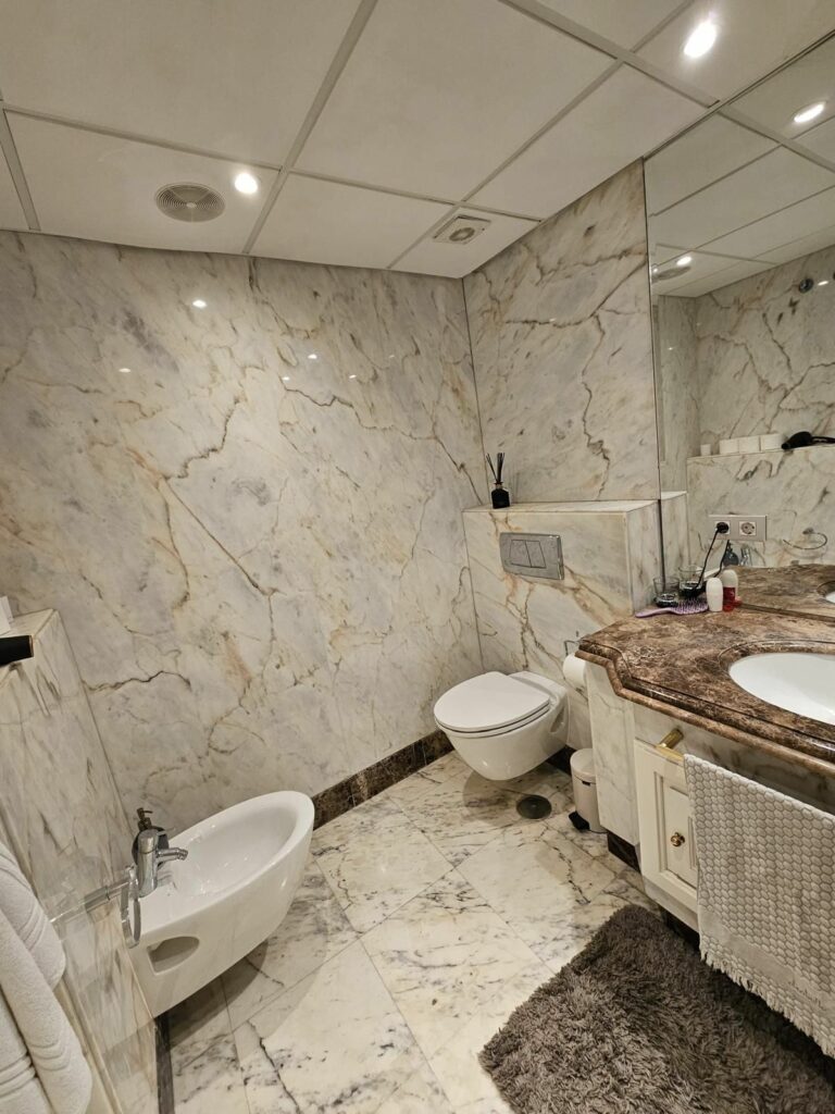 bdb6f400bb2aa78846aefd68ad44b100 - 15