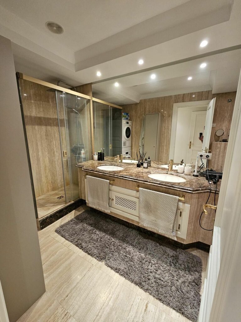 bdb6f400bb2aa78846aefd68ad44b100 - 9