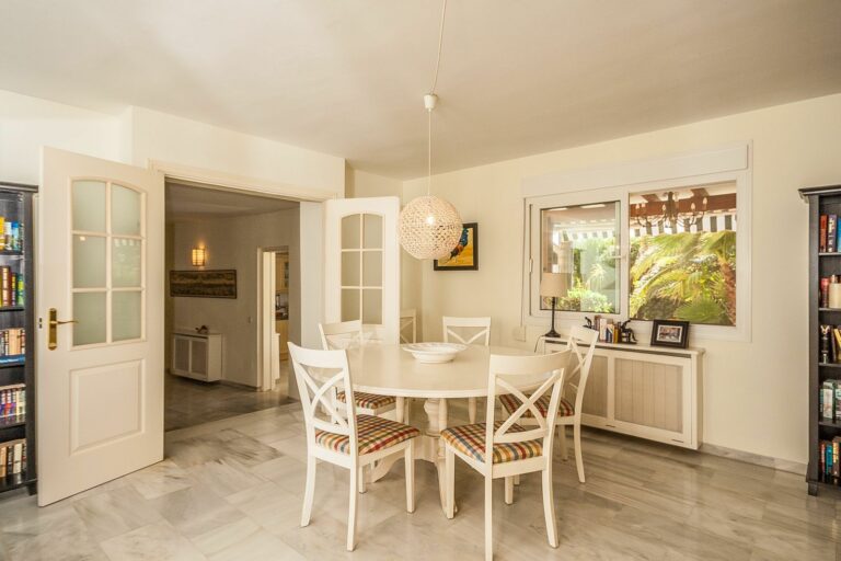 bec59cd982209010b15f891714644025 - 12