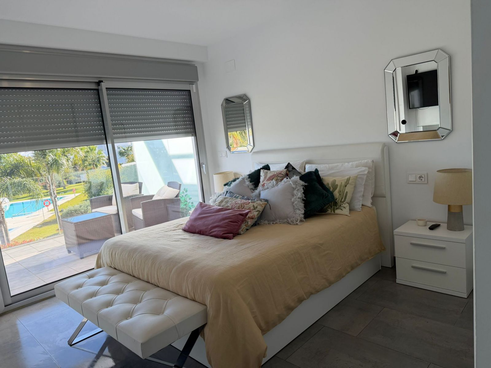 bfb467862339cebe738d3fc7ed2db2d0 - 11