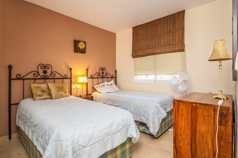 c21ebbcd91067bab60f5ab73b829a02a - 9