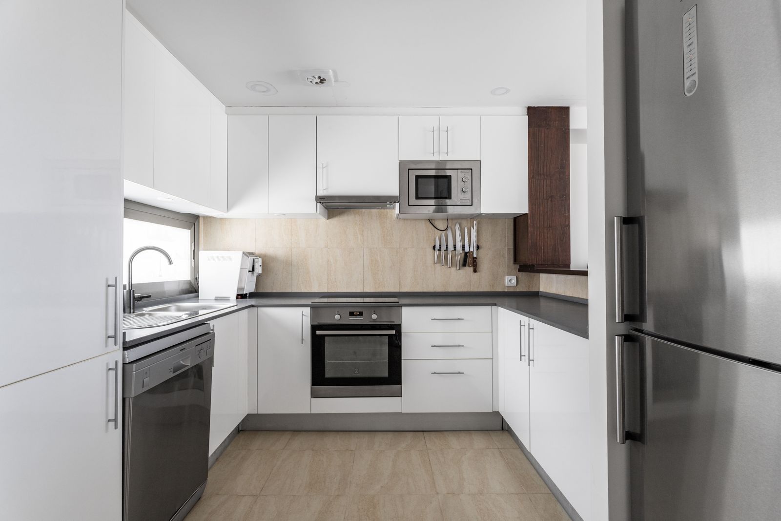 c2ea5a481ed78509af511d559539c8c9 - 14