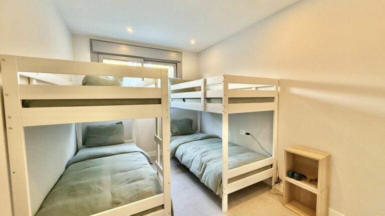 c45ac118627f450efaa2f42e7b9ff401 - 13