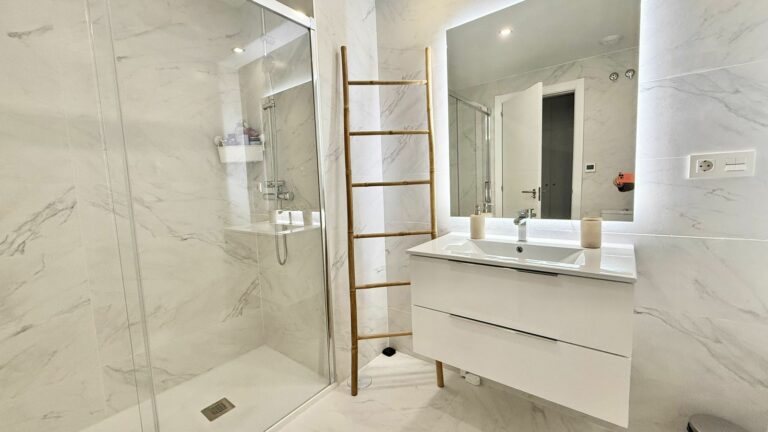 c45ac118627f450efaa2f42e7b9ff401 - 14