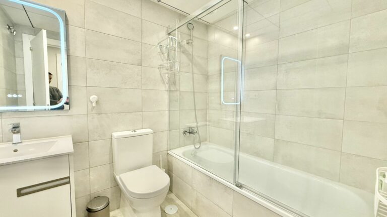 c45ac118627f450efaa2f42e7b9ff401 - 15