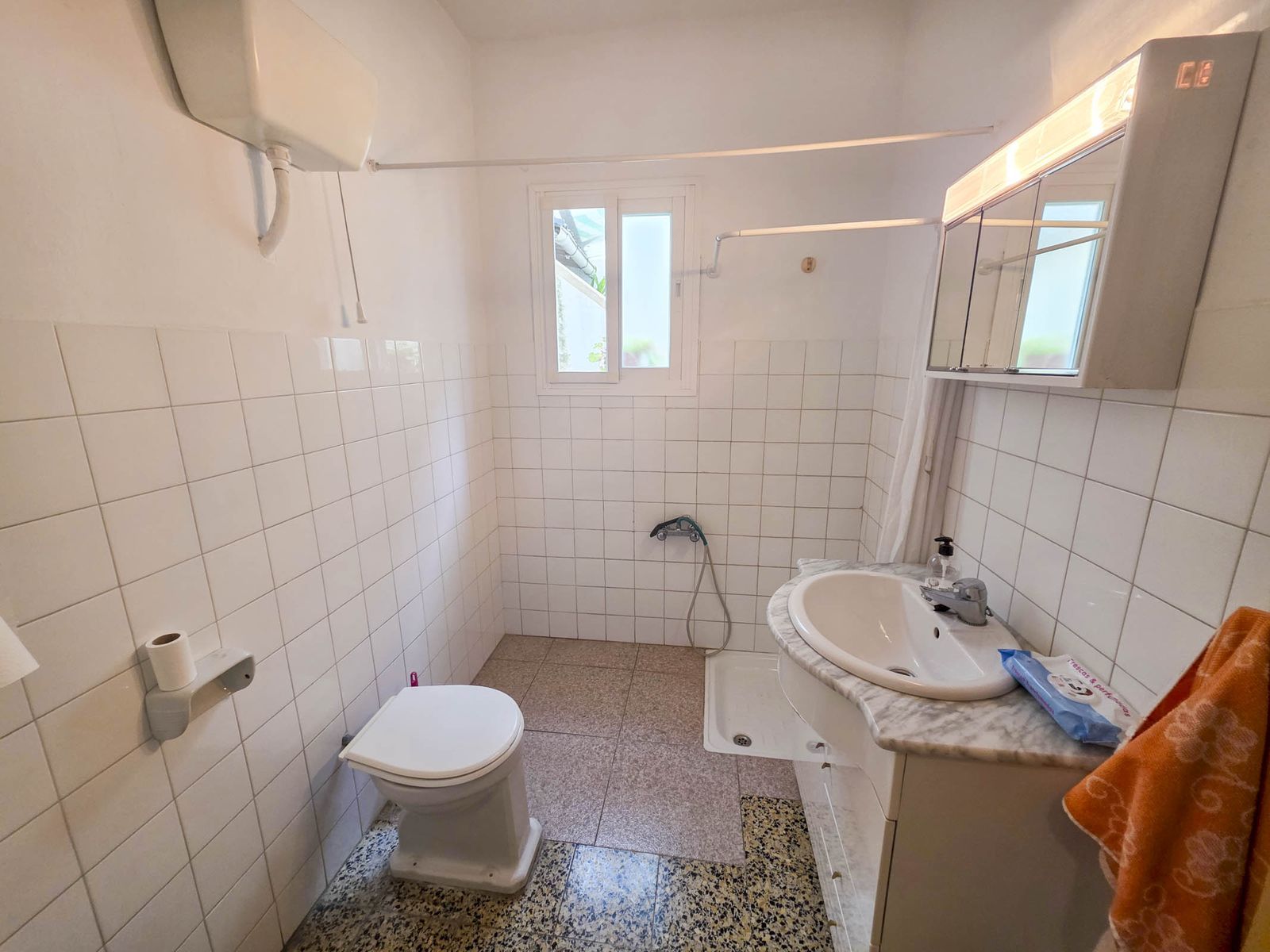 c52bb2eb4f118e00d06896e514ebcff1 - 10