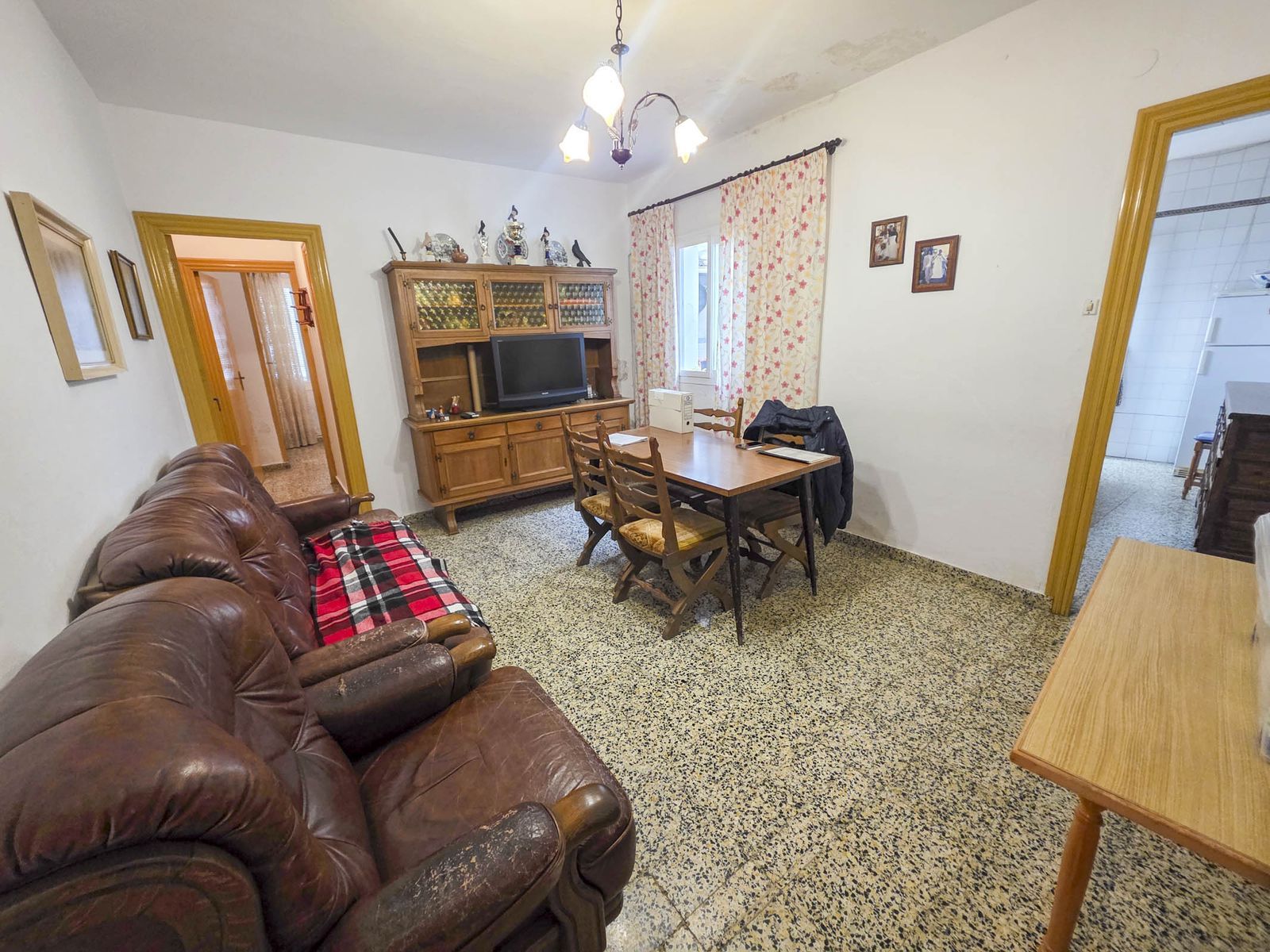 c52bb2eb4f118e00d06896e514ebcff1 - 16