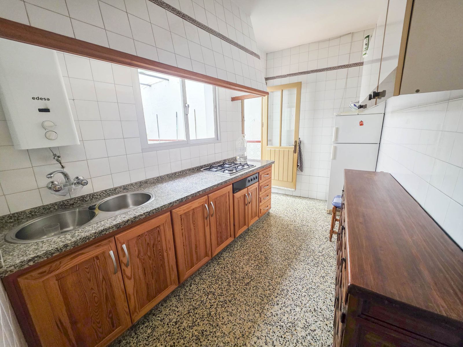 c52bb2eb4f118e00d06896e514ebcff1 - 3