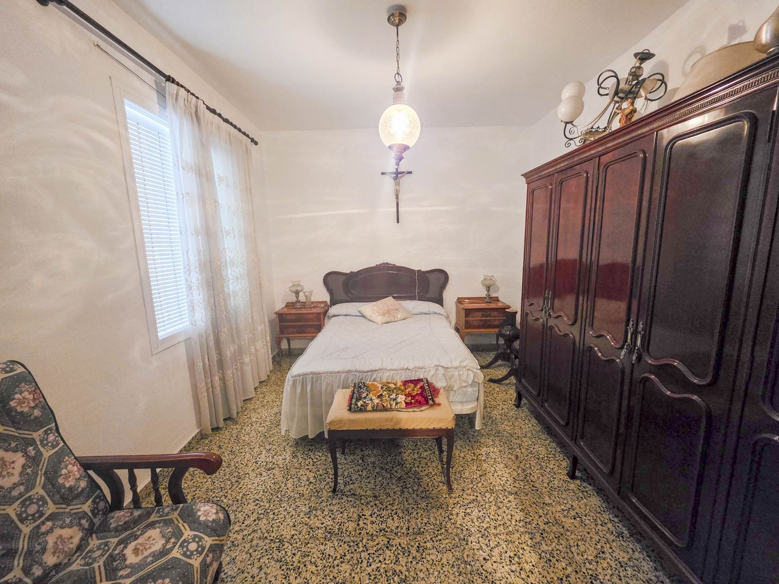 c52bb2eb4f118e00d06896e514ebcff1 - 5