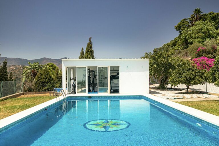 c6f198421f016daf729000bf328c9bc6 - 1