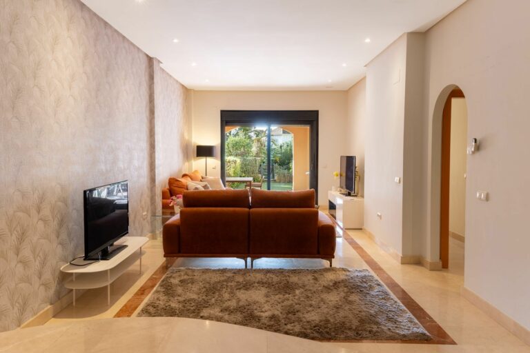 c7310ee603ed46dabae01b2c6e4336c0 - 7