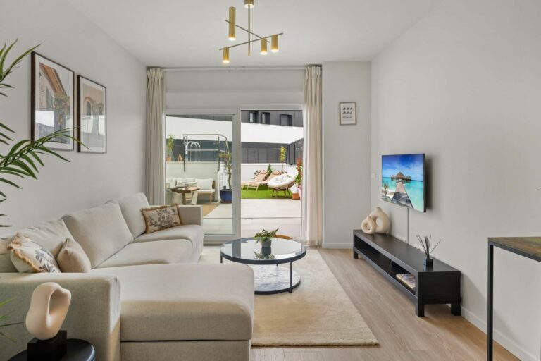 c7682c5e44d04a8d50c714e733820e38 - 10