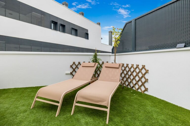 c7682c5e44d04a8d50c714e733820e38 - 11