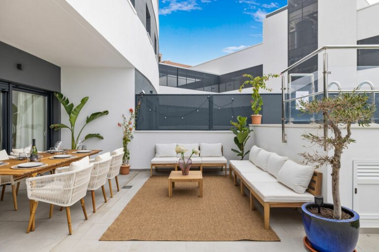 c7682c5e44d04a8d50c714e733820e38 - 13