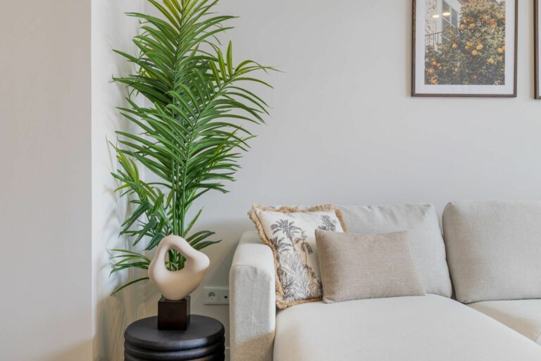 c7682c5e44d04a8d50c714e733820e38 - 14