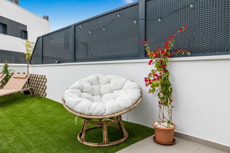 c7682c5e44d04a8d50c714e733820e38 - 16