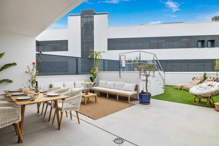 c7682c5e44d04a8d50c714e733820e38 - 4