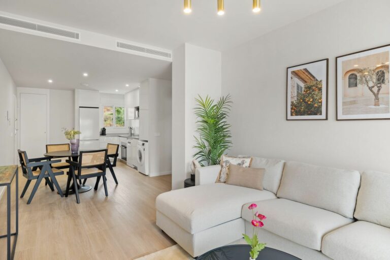 c7682c5e44d04a8d50c714e733820e38 - 5